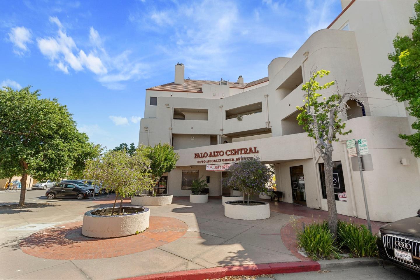Detail Gallery Image 2 of 27 For 117 California Ave #D201,  Palo Alto,  CA 94306 - – Beds | – Baths