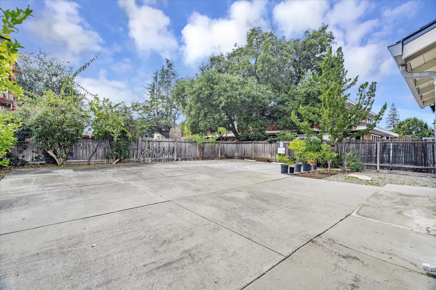 Detail Gallery Image 2 of 9 For 982 Dolores Ave, Los Altos,  CA 94024 - 1 Beds | 1 Baths