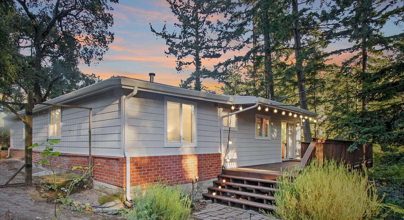 Detail Gallery Image 2 of 29 For 12 Skylonda Dr, Woodside,  CA 94062 - 3 Beds | 2 Baths
