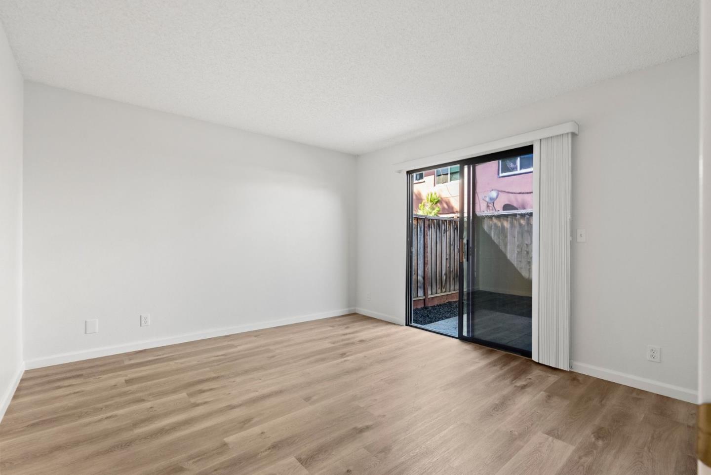 Detail Gallery Image 2 of 32 For 1376 Palm St, San Jose,  CA 95110 - 1 Beds | 1 Baths