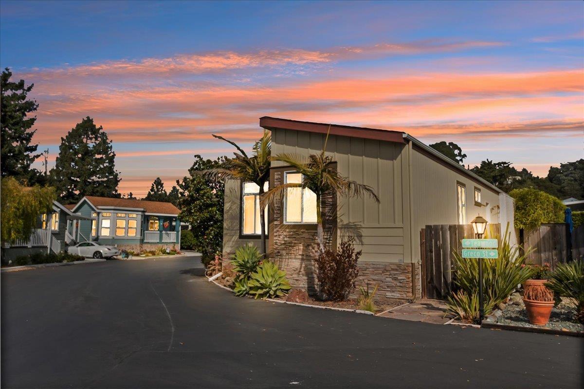 Detail Gallery Image 2 of 23 For 64 Leawood St #64,  Aptos,  CA 95003 - 3 Beds | 2 Baths