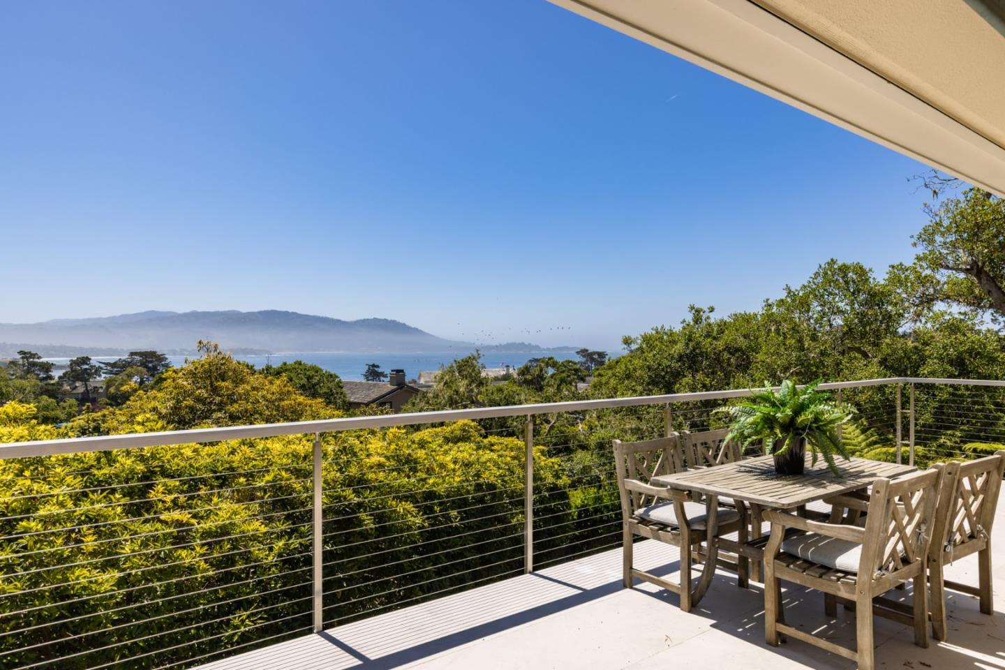 Detail Gallery Image 27 of 42 For 3307 17 Mile Drive #3,  Pebble Beach,  CA 93953 - 4 Beds | 3/1 Baths