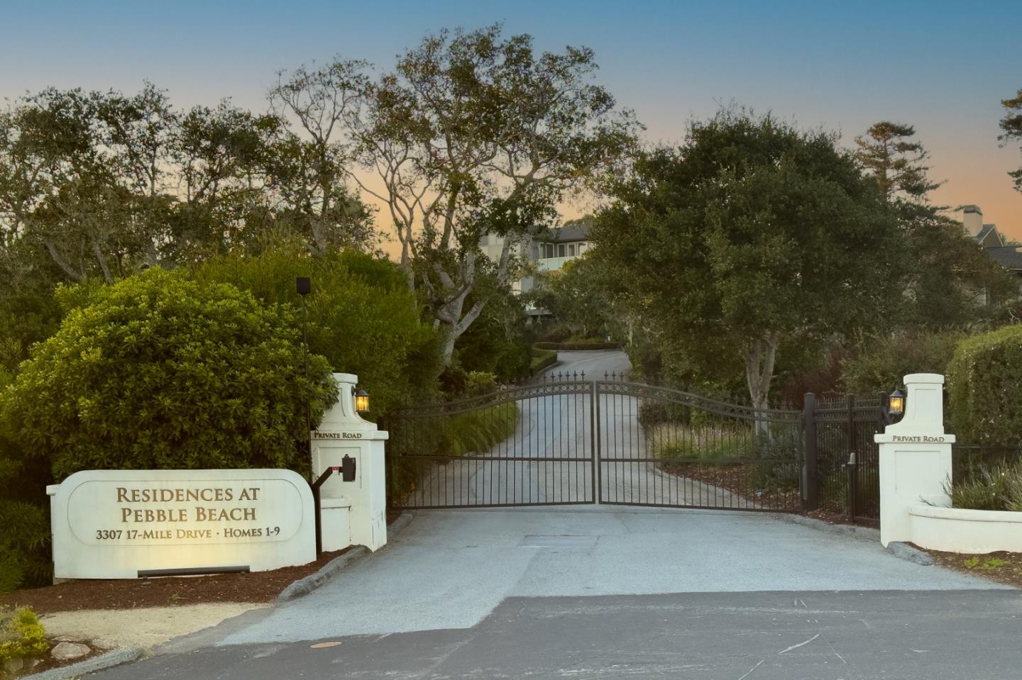 Detail Gallery Image 3 of 42 For 3307 17 Mile Drive #3,  Pebble Beach,  CA 93953 - 4 Beds | 3/1 Baths