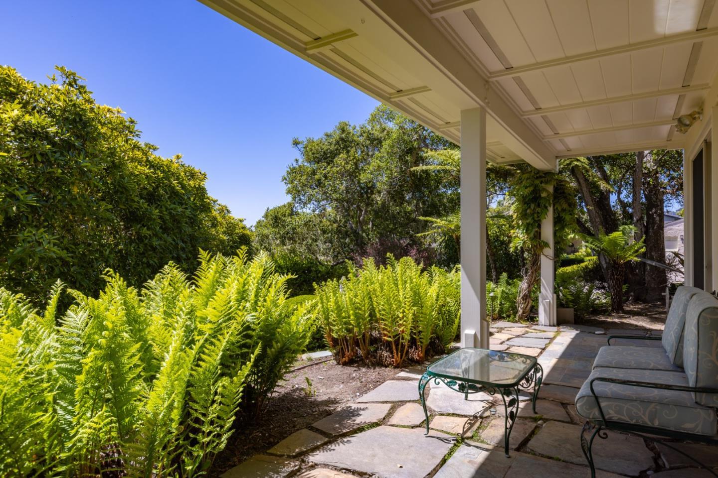Detail Gallery Image 32 of 42 For 3307 17 Mile Drive #3,  Pebble Beach,  CA 93953 - 4 Beds | 3/1 Baths