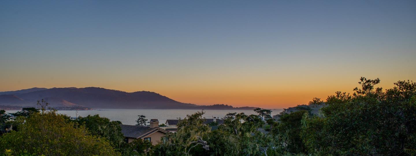 Detail Gallery Image 36 of 42 For 3307 17 Mile Drive #3,  Pebble Beach,  CA 93953 - 4 Beds | 3/1 Baths