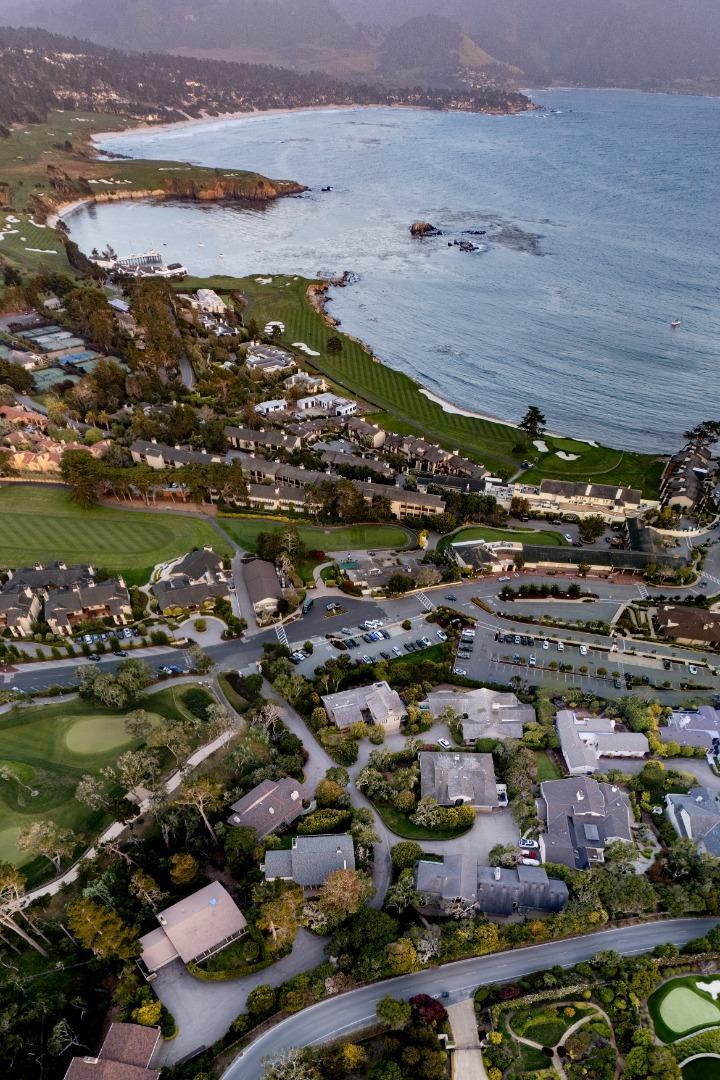 Detail Gallery Image 5 of 42 For 3307 17 Mile Drive #3,  Pebble Beach,  CA 93953 - 4 Beds | 3/1 Baths
