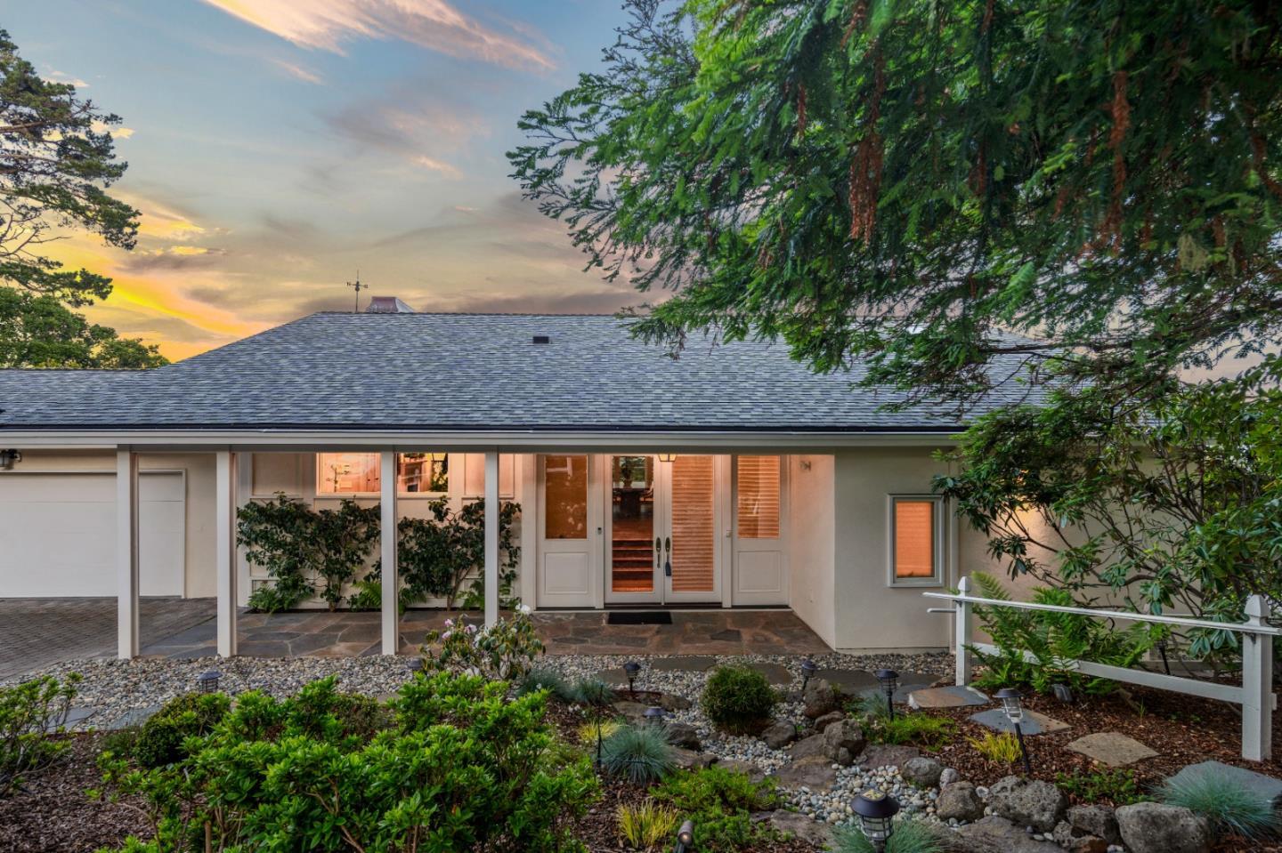 Detail Gallery Image 6 of 42 For 3307 17 Mile Drive #3,  Pebble Beach,  CA 93953 - 4 Beds | 3/1 Baths