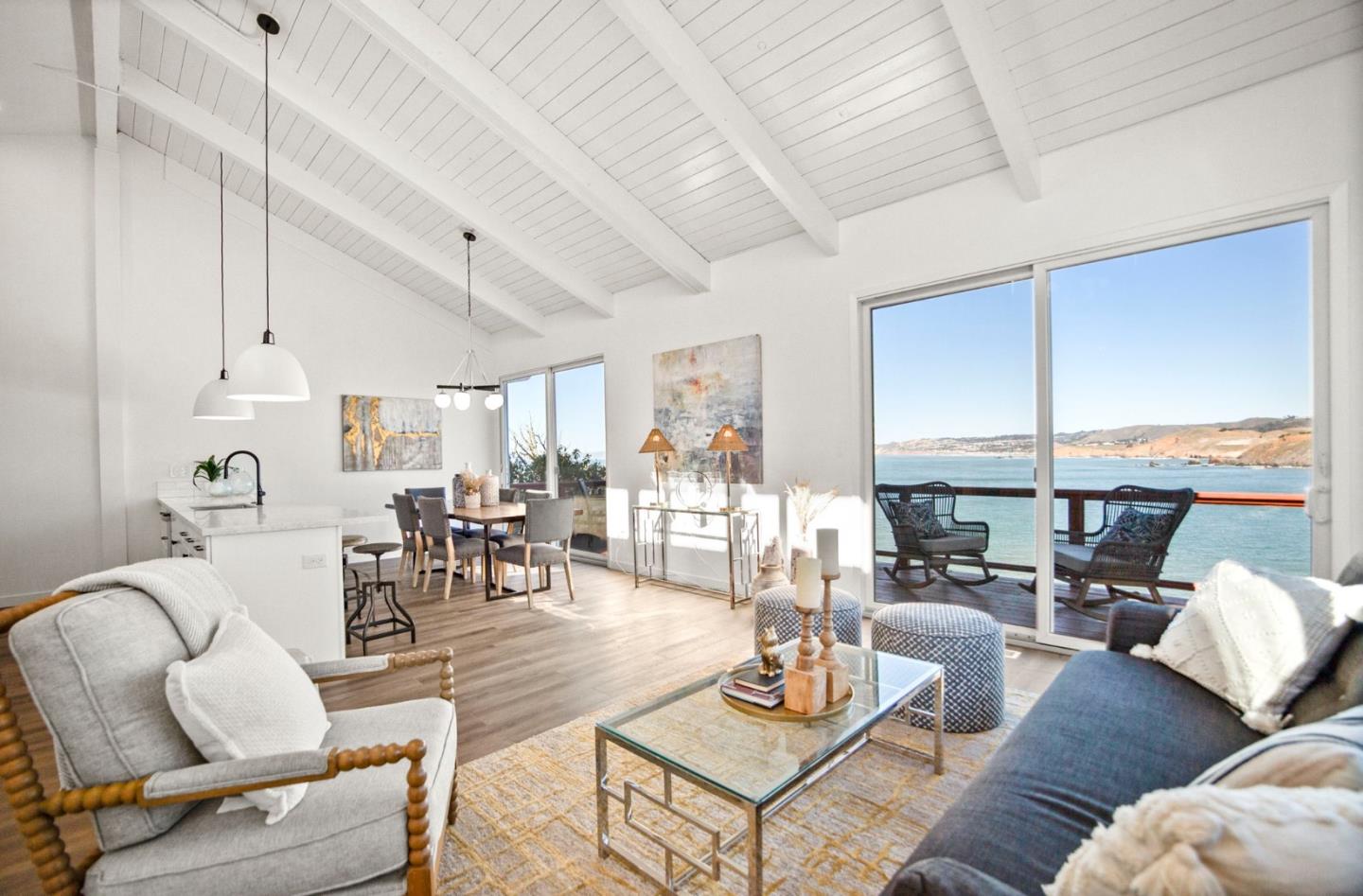 Detail Gallery Image 2 of 30 For 219 Kent Rd, Pacifica,  CA 94044 - 3 Beds | 2/1 Baths
