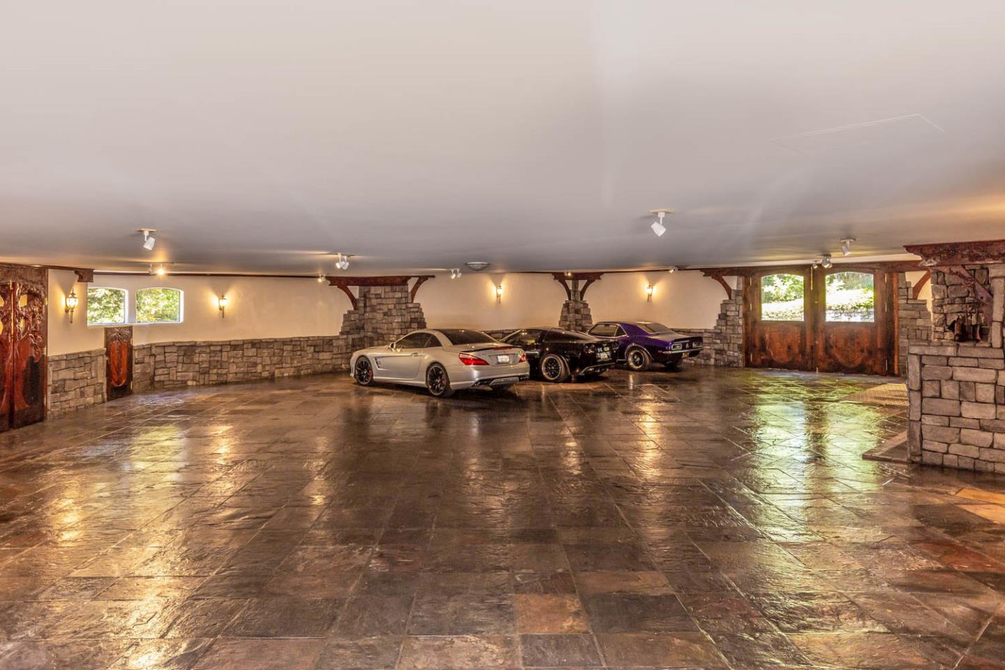 Detail Gallery Image 8 of 11 For 16351 Skyline Blvd, Woodside,  CA 94062 - 6 Beds | 5/4 Baths