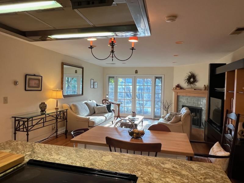 Detail Gallery Image 2 of 15 For 1155 Peppertree Cir, Saint Helena,  CA 94574 - 2 Beds | 2 Baths