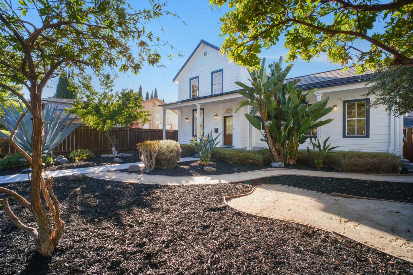Detail Gallery Image 2 of 35 For 1217 Harrison St, Santa Clara,  CA 95050 - 4 Beds | 3 Baths
