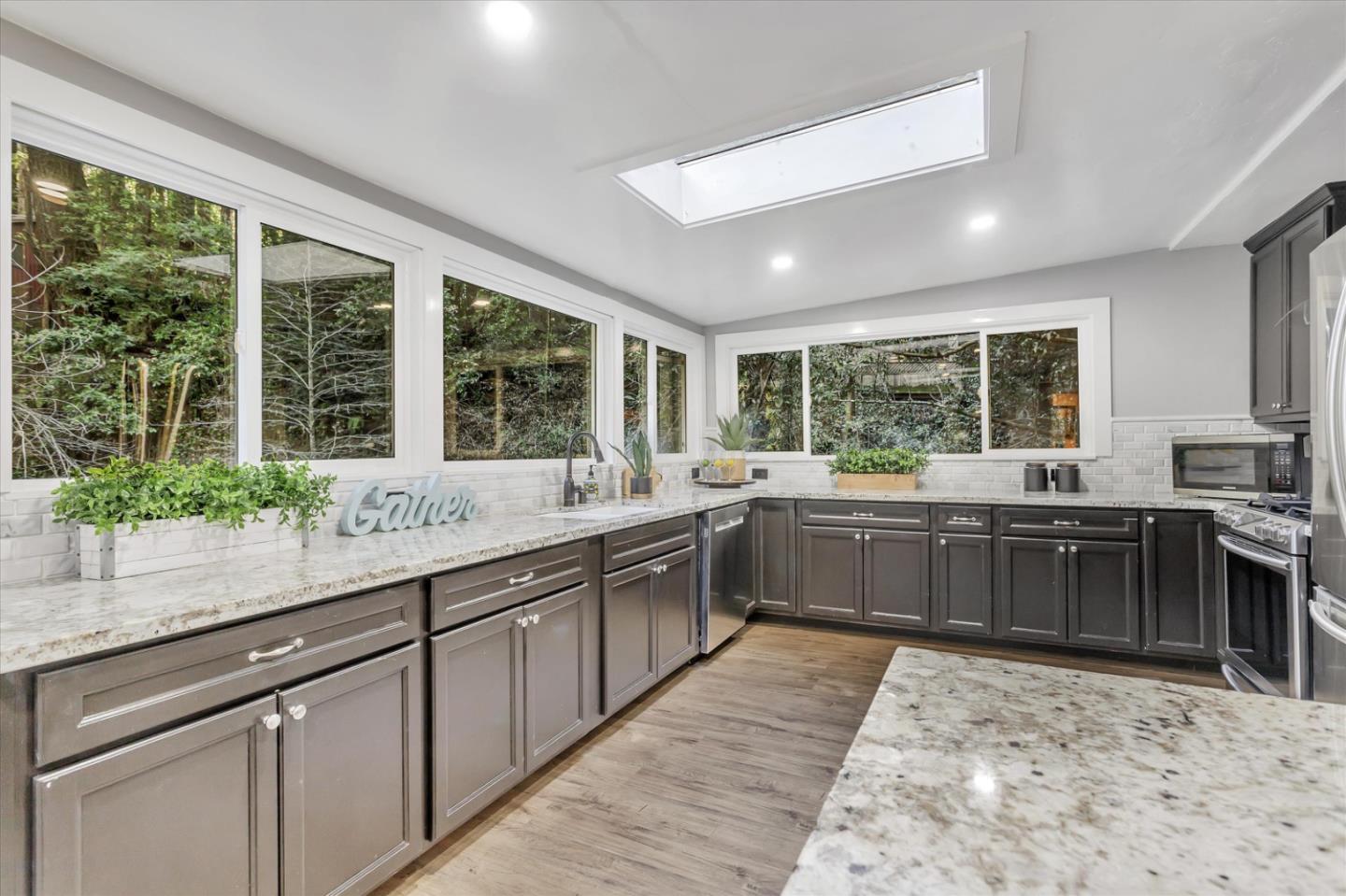 Detail Gallery Image 2 of 40 For 560 River Dr, Boulder Creek,  CA 95006 - 3 Beds | 2 Baths