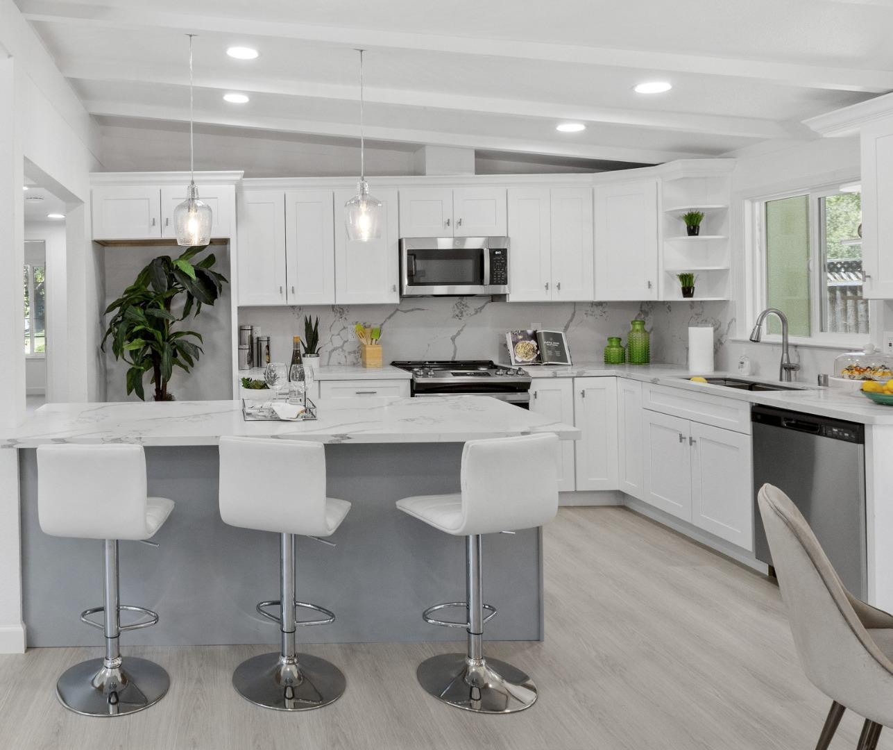 Detail Gallery Image 2 of 16 For 1934 Los Padres Blvd, Santa Clara,  CA 95050 - 3 Beds | 2 Baths