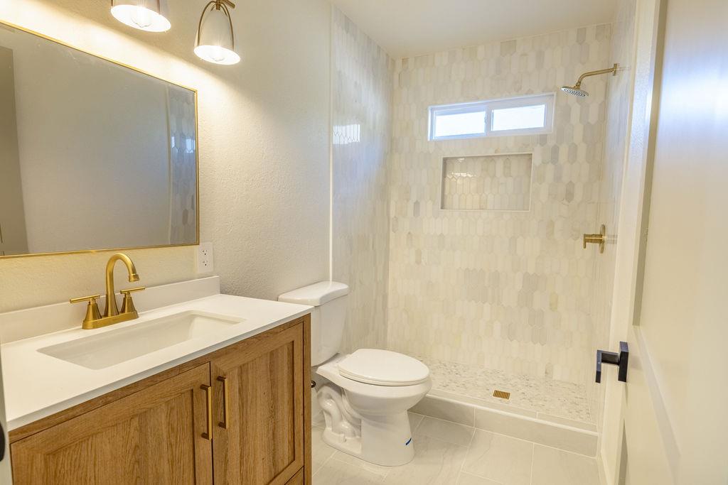 1260 Flores St, Seaside, CA 93955 photo 17