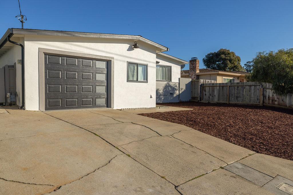 1260 Flores St, Seaside, CA 93955 photo 2