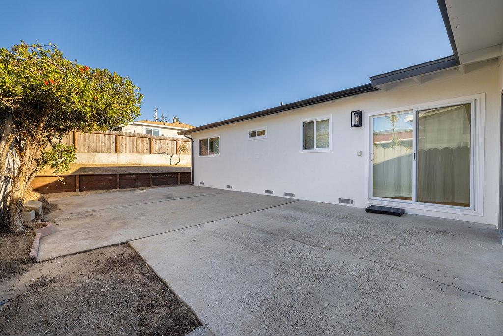 1260 Flores St, Seaside, CA 93955 photo 5