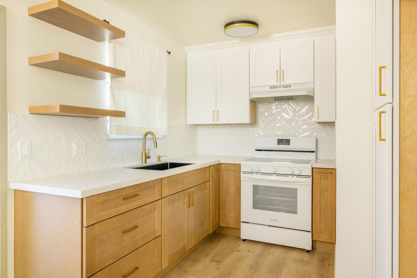 1260 Flores St, Seaside, CA 93955 photo 9