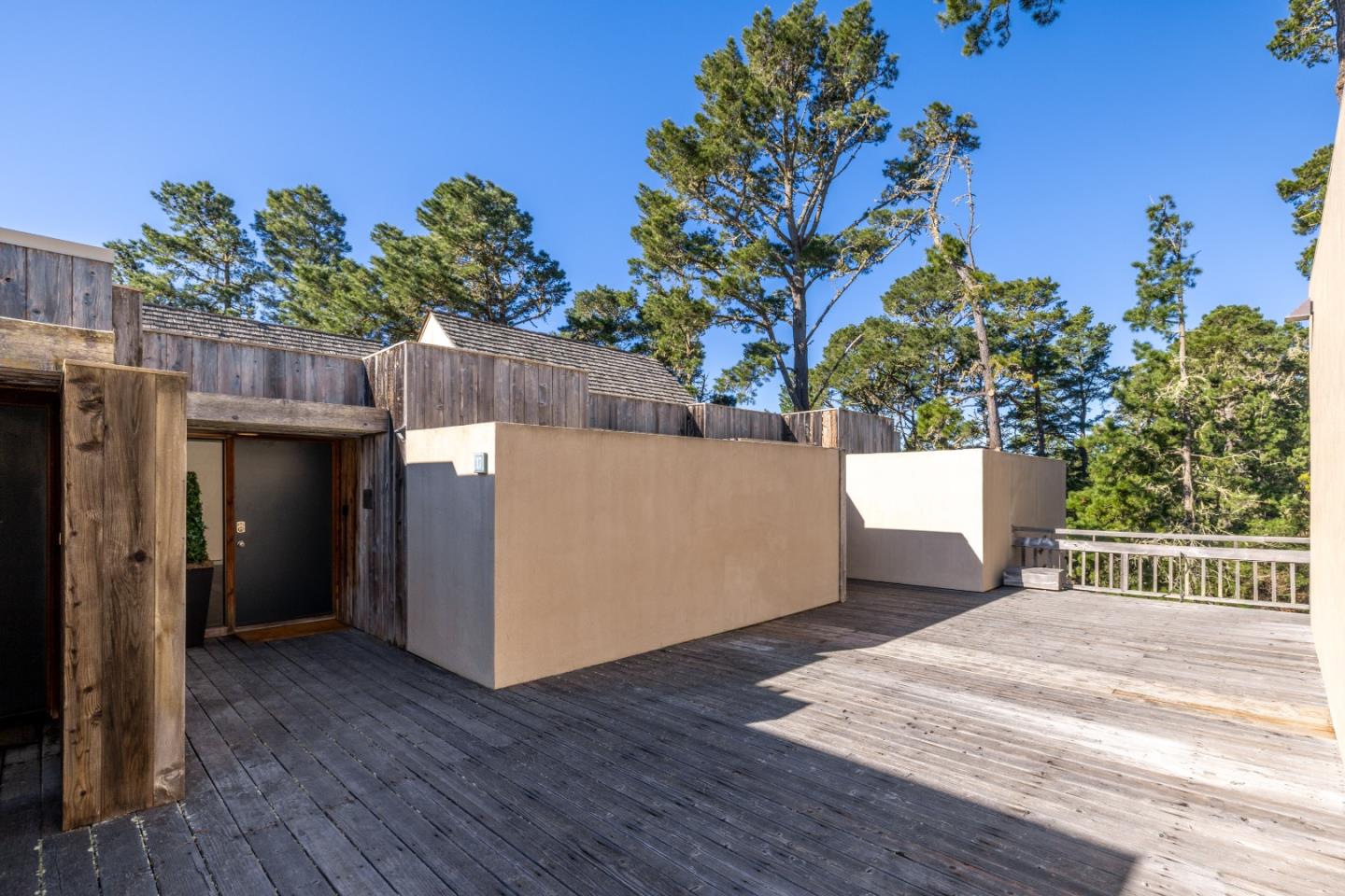 Detail Gallery Image 2 of 27 For 24520 Outlook Dr #17,  Carmel,  CA 93923 - 3 Beds | 2 Baths