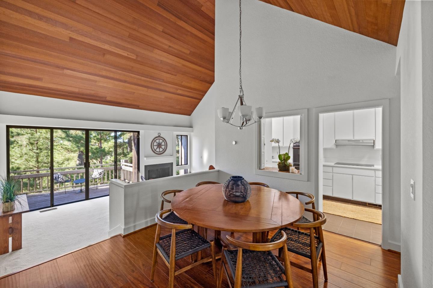 Detail Gallery Image 4 of 27 For 24520 Outlook Dr #17,  Carmel,  CA 93923 - 3 Beds | 2 Baths