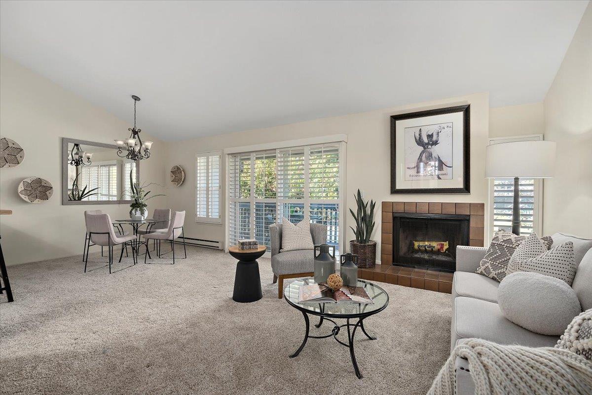 Detail Gallery Image 2 of 18 For 2296 Almaden Rd #B,  San Jose,  CA 95125 - 2 Beds | 2 Baths