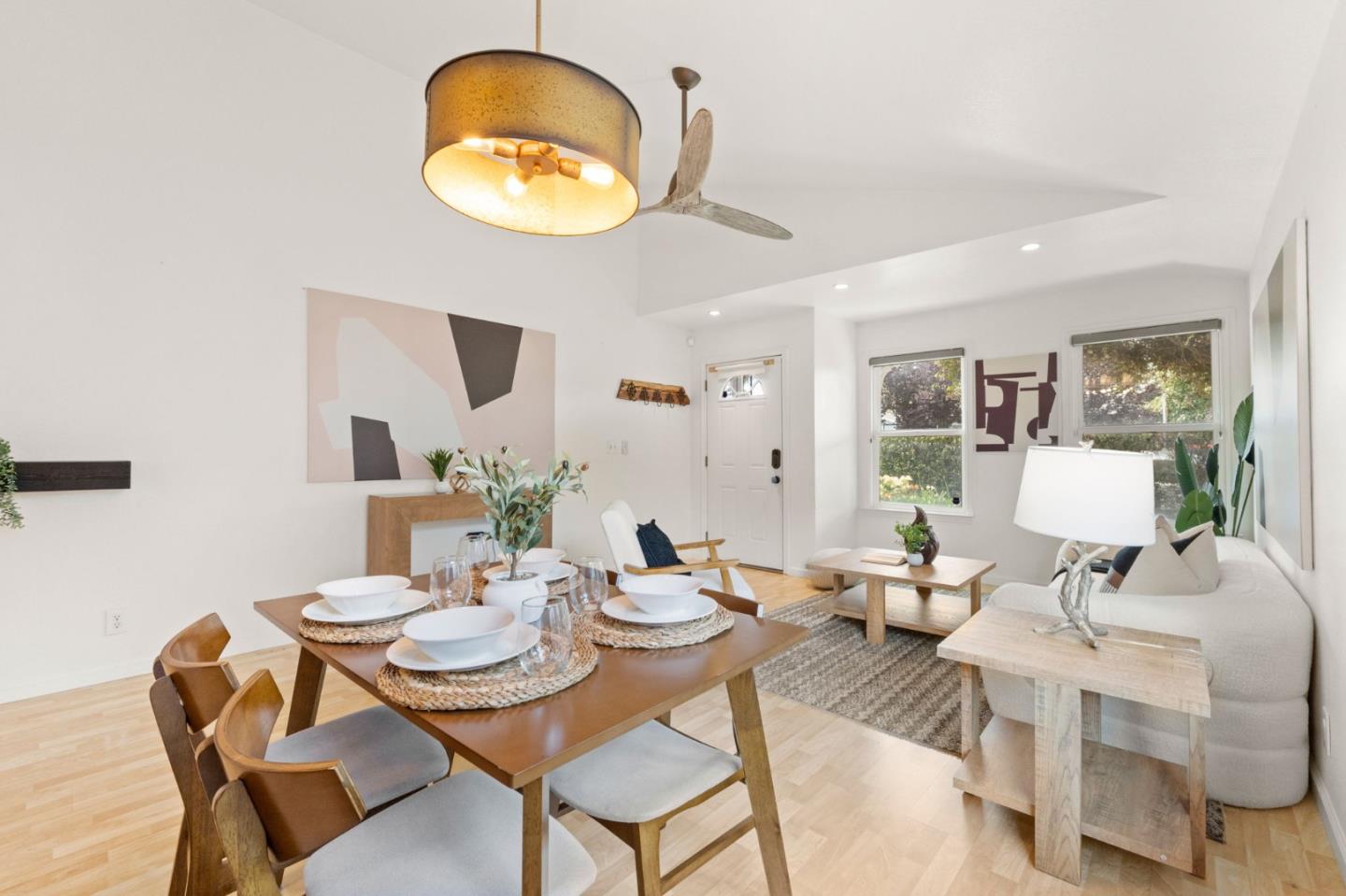 Detail Gallery Image 12 of 34 For 2154 Dumbarton Ave, East Palo Alto,  CA 94303 - 5 Beds | 2 Baths