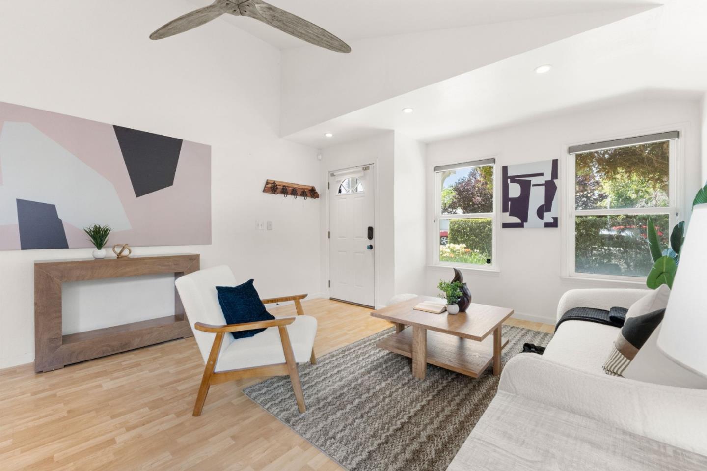 Detail Gallery Image 16 of 34 For 2154 Dumbarton Ave, East Palo Alto,  CA 94303 - 5 Beds | 2 Baths
