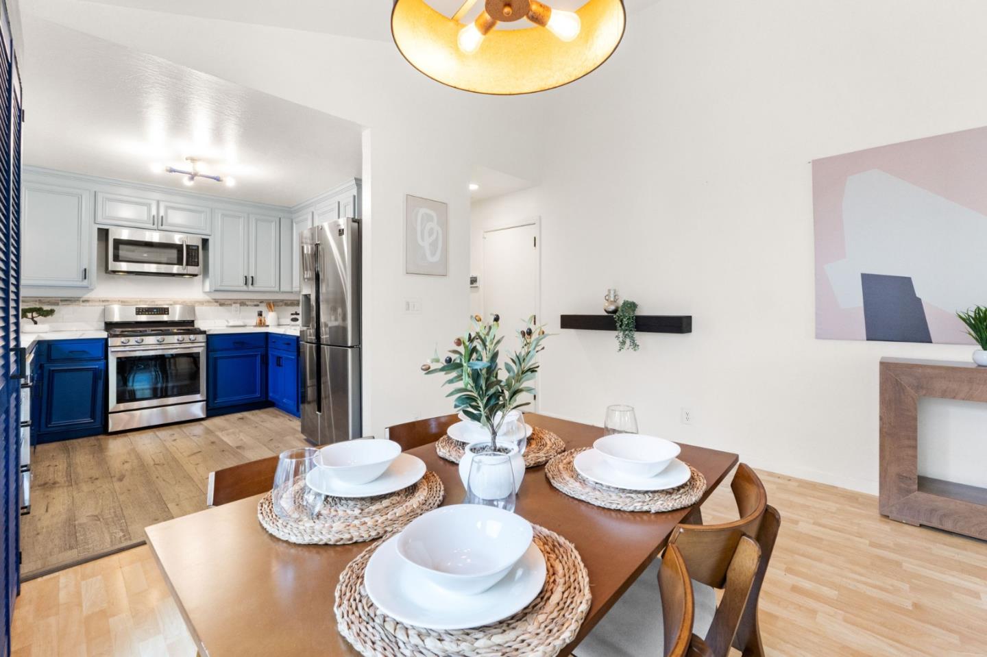 Detail Gallery Image 17 of 34 For 2154 Dumbarton Ave, East Palo Alto,  CA 94303 - 5 Beds | 2 Baths
