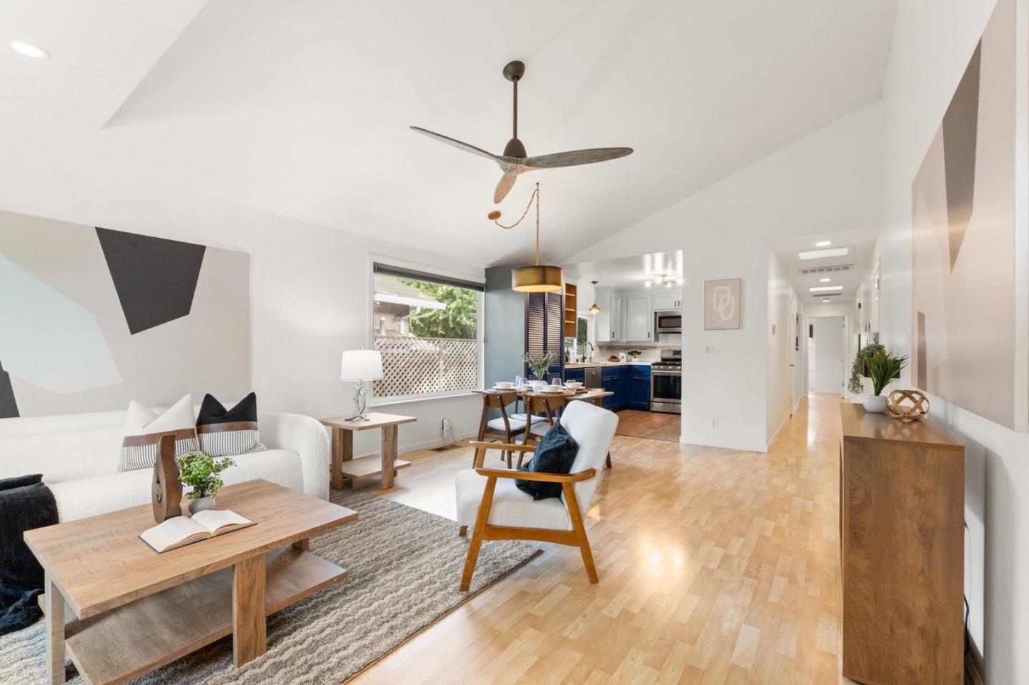 Detail Gallery Image 3 of 34 For 2154 Dumbarton Ave, East Palo Alto,  CA 94303 - 5 Beds | 2 Baths