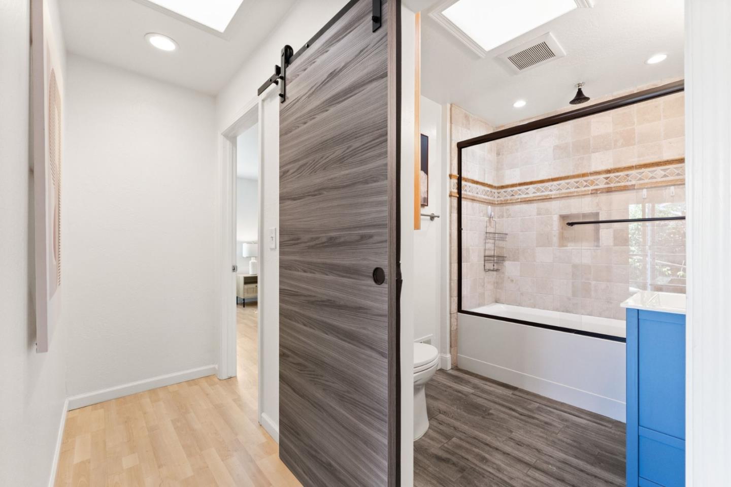 Detail Gallery Image 30 of 34 For 2154 Dumbarton Ave, East Palo Alto,  CA 94303 - 5 Beds | 2 Baths