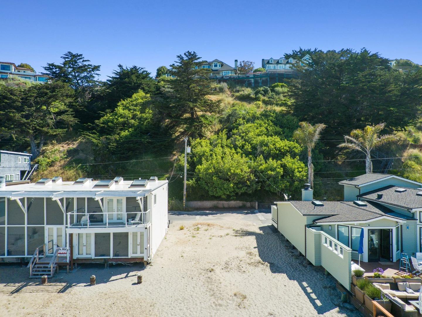 Detail Gallery Image 7 of 9 For 534 Beach Dr, Aptos,  CA 95003 - – Beds | – Baths