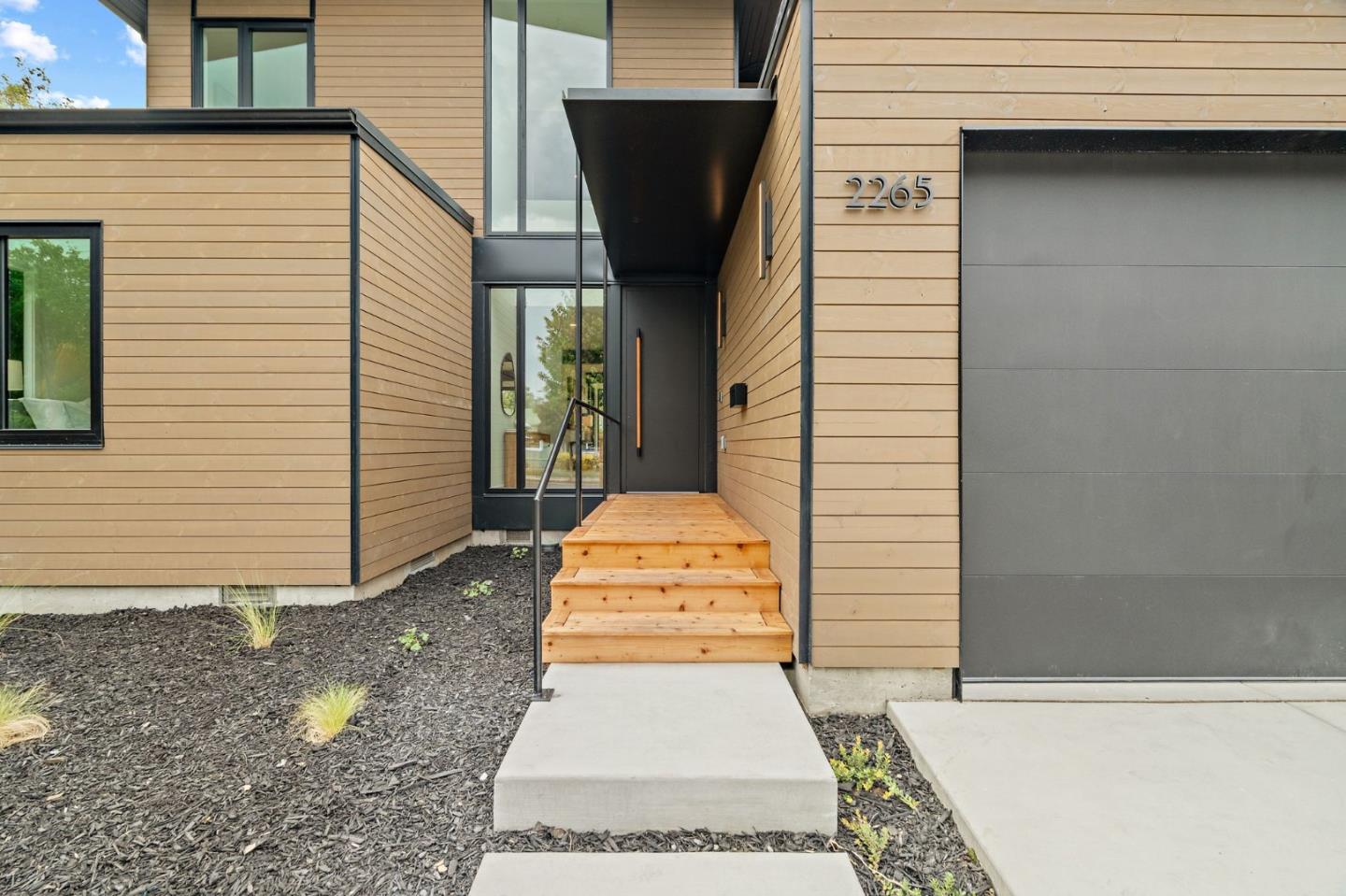 Detail Gallery Image 2 of 50 For 2265 Mazzaglia Ave, San Jose,  CA 95125 - 5 Beds | 3 Baths