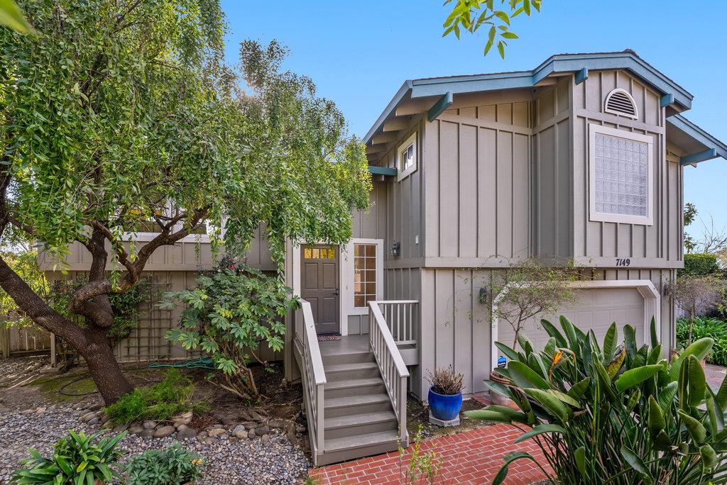 Detail Gallery Image 2 of 37 For 7149 Danko Dr, Aptos,  CA 95003 - 3 Beds | 2/1 Baths