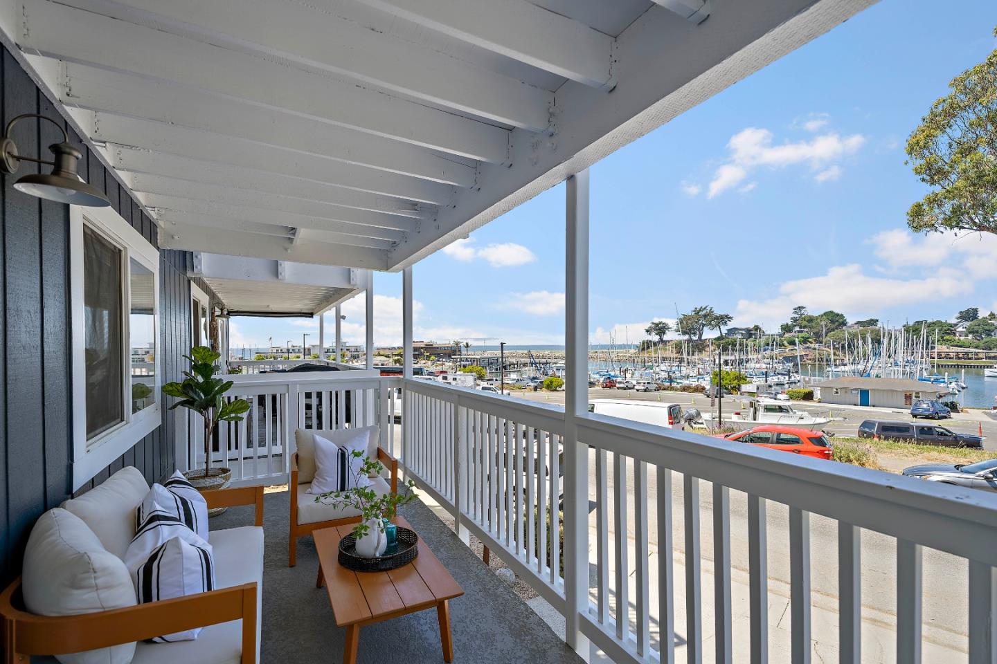 Detail Gallery Image 2 of 43 For 260 Lake Ave #1,  Santa Cruz,  CA 95062 - 2 Beds | 2 Baths
