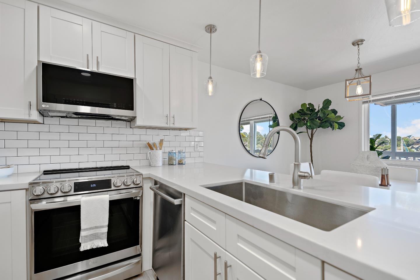 Detail Gallery Image 31 of 43 For 260 Lake Ave #1,  Santa Cruz,  CA 95062 - 2 Beds | 2 Baths