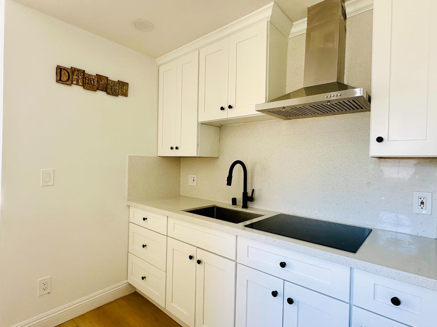 Detail Gallery Image 13 of 20 For 159 Hollywood Ave, San Jose,  CA 95112 - 6 Beds | 4 Baths
