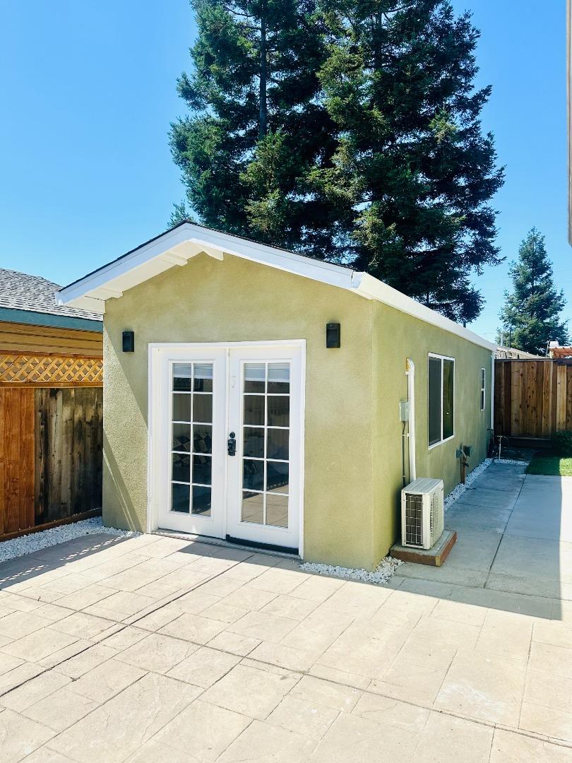 Detail Gallery Image 3 of 20 For 159 Hollywood Ave, San Jose,  CA 95112 - 6 Beds | 4 Baths