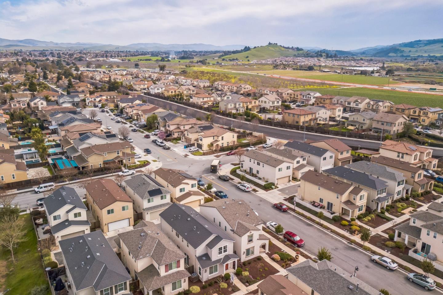 Detail Gallery Image 26 of 29 For 148 Heartland Dr, Hollister,  CA 95023 - 3 Beds | 2/1 Baths