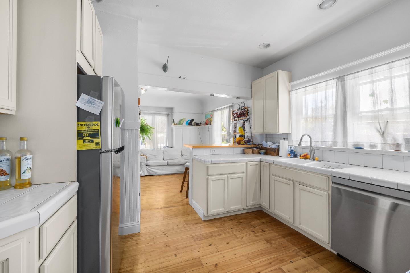 Detail Gallery Image 12 of 41 For 1124 Laurel St, Santa Cruz,  CA 95060 - 3 Beds | 2 Baths