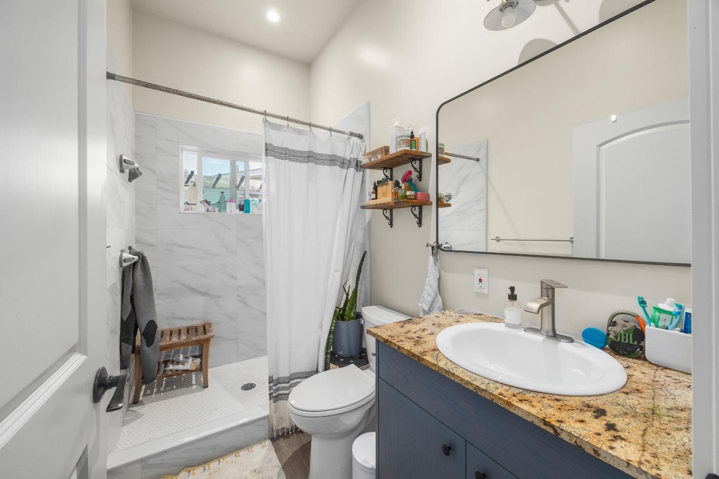 Detail Gallery Image 17 of 41 For 1124 Laurel St, Santa Cruz,  CA 95060 - 3 Beds | 2 Baths