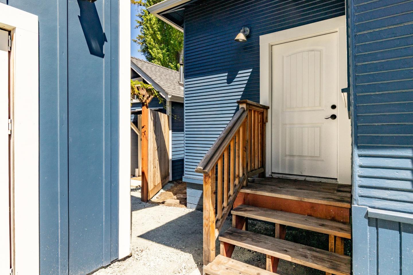 Detail Gallery Image 23 of 41 For 1124 Laurel St, Santa Cruz,  CA 95060 - 3 Beds | 2 Baths