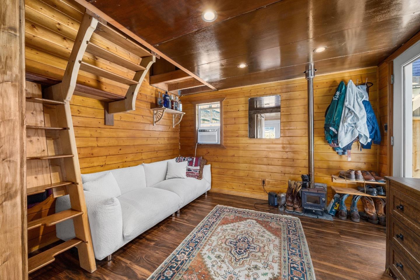 Detail Gallery Image 30 of 41 For 1124 Laurel St, Santa Cruz,  CA 95060 - 3 Beds | 2 Baths