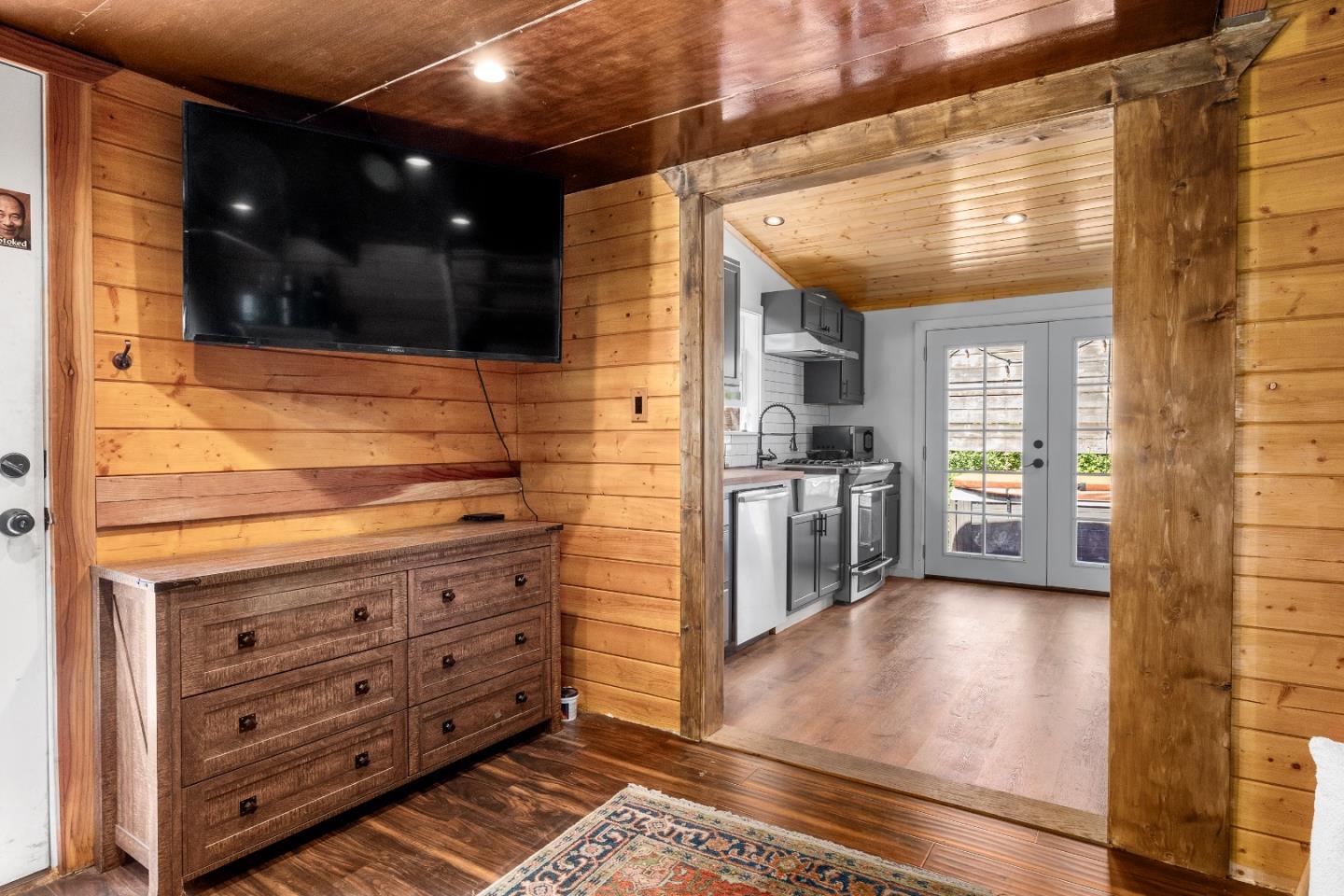 Detail Gallery Image 32 of 41 For 1124 Laurel St, Santa Cruz,  CA 95060 - 3 Beds | 2 Baths