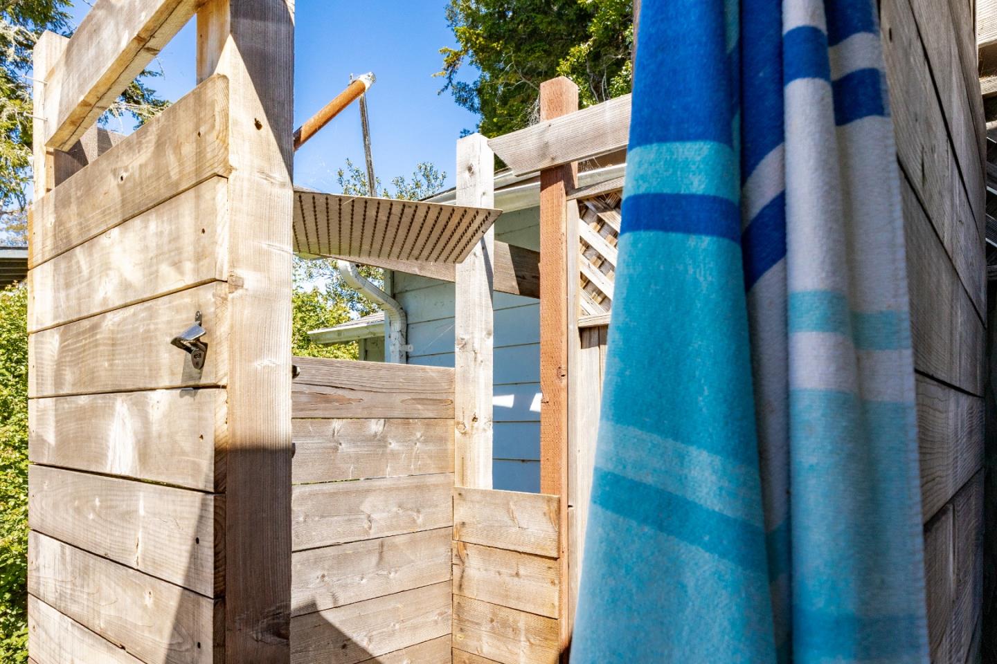 Detail Gallery Image 34 of 41 For 1124 Laurel St, Santa Cruz,  CA 95060 - 3 Beds | 2 Baths