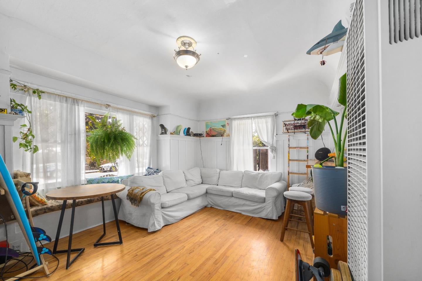 Detail Gallery Image 9 of 41 For 1124 Laurel St, Santa Cruz,  CA 95060 - 3 Beds | 2 Baths