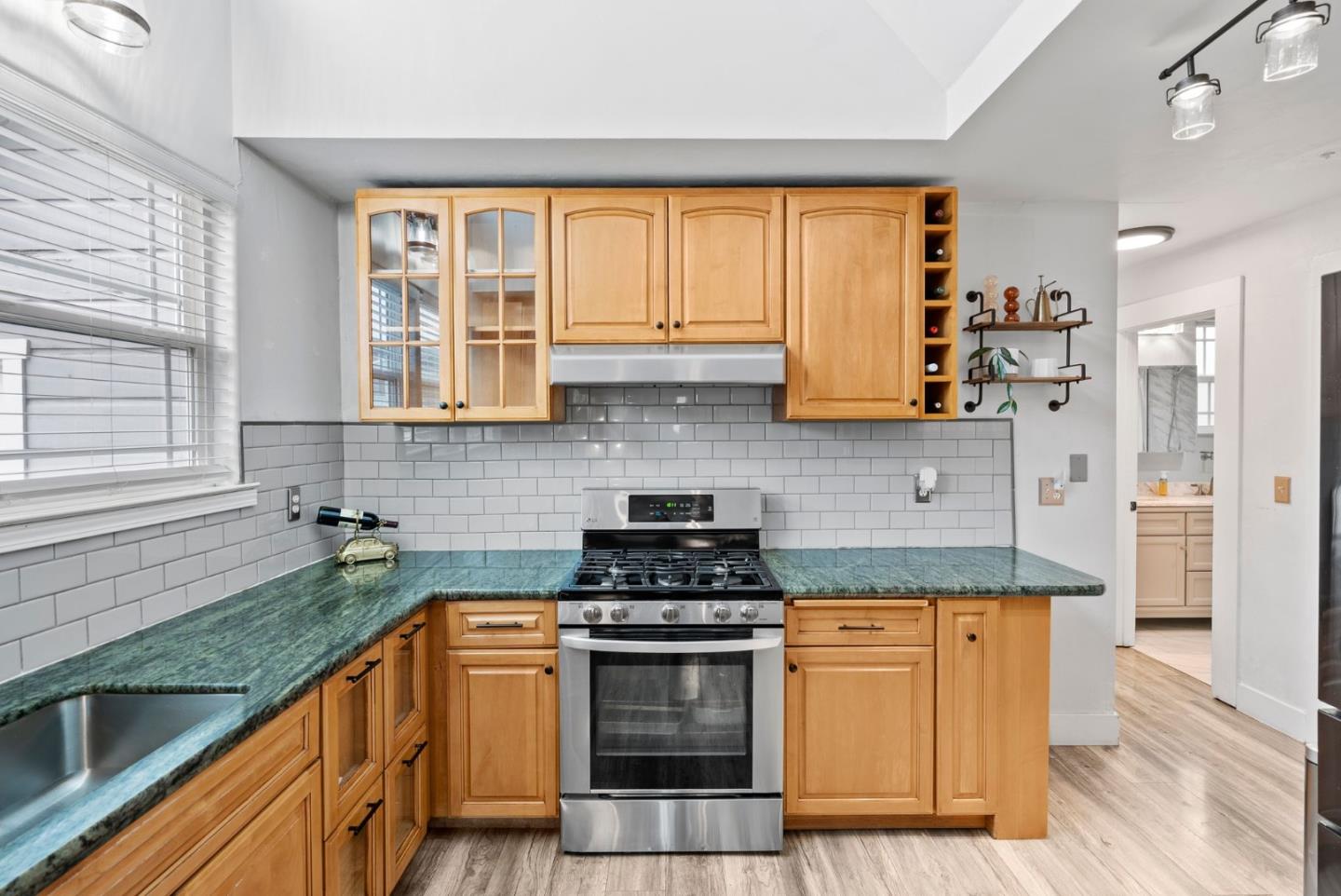 Detail Gallery Image 15 of 43 For 18560 Del Monte Ave, Morgan Hill,  CA 95037 - 3 Beds | 1 Baths