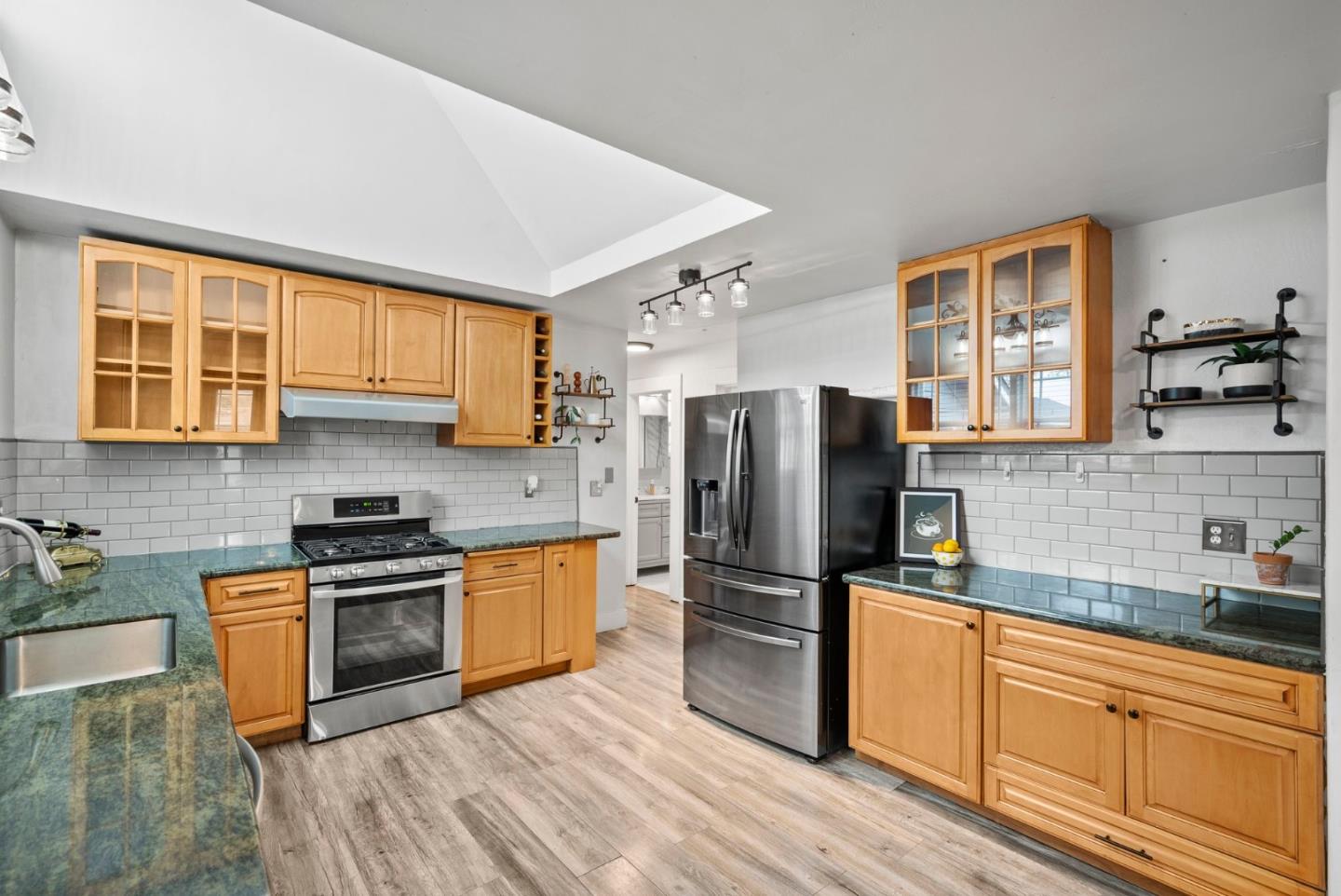 Detail Gallery Image 16 of 43 For 18560 Del Monte Ave, Morgan Hill,  CA 95037 - 3 Beds | 1 Baths