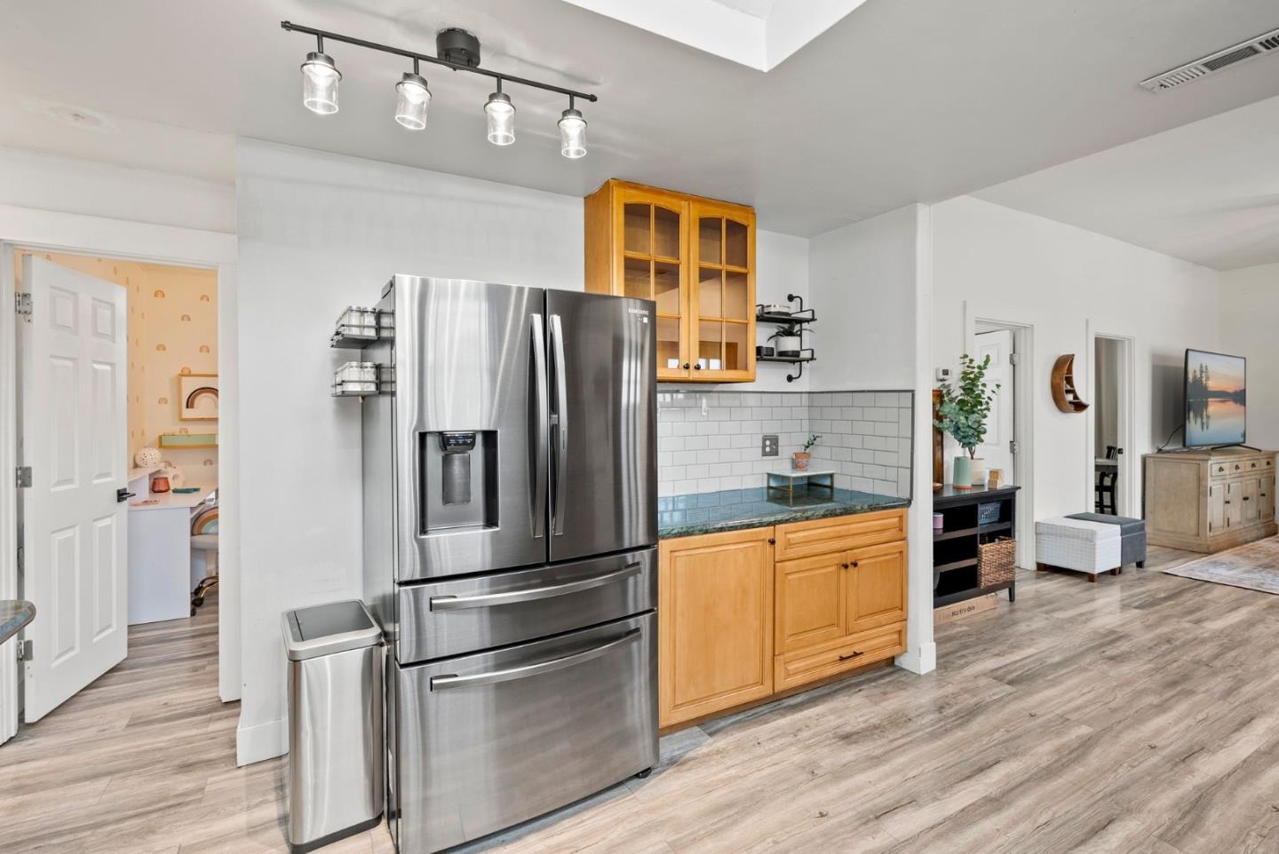Detail Gallery Image 17 of 43 For 18560 Del Monte Ave, Morgan Hill,  CA 95037 - 3 Beds | 1 Baths