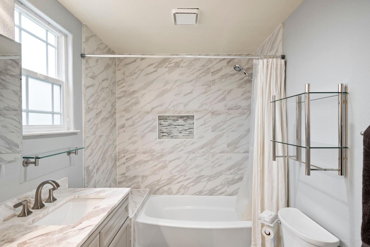 Detail Gallery Image 5 of 43 For 18560 Del Monte Ave, Morgan Hill,  CA 95037 - 3 Beds | 1 Baths