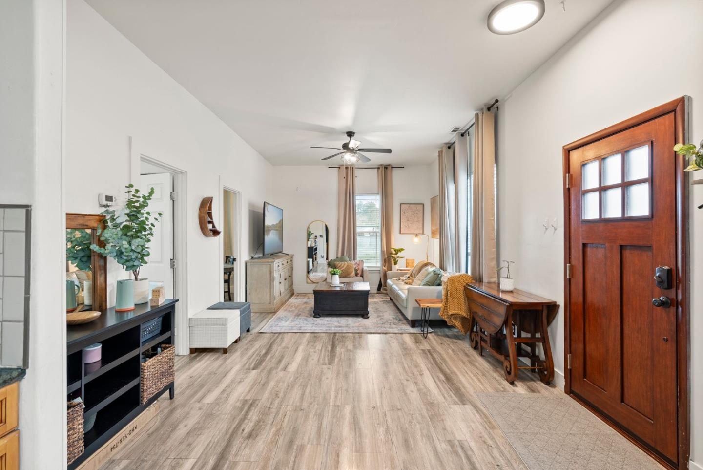 Detail Gallery Image 8 of 43 For 18560 Del Monte Ave, Morgan Hill,  CA 95037 - 3 Beds | 1 Baths