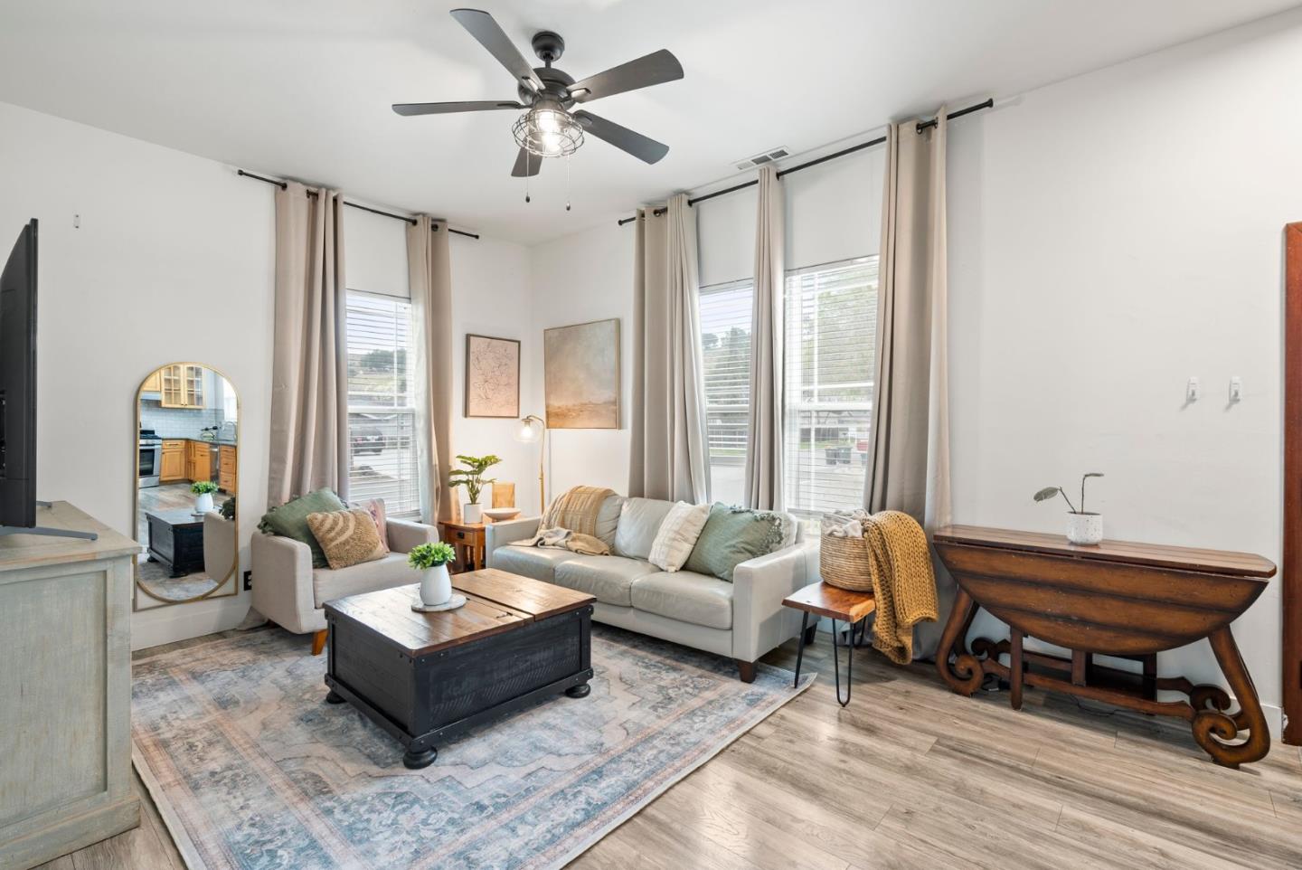 Detail Gallery Image 9 of 43 For 18560 Del Monte Ave, Morgan Hill,  CA 95037 - 3 Beds | 1 Baths